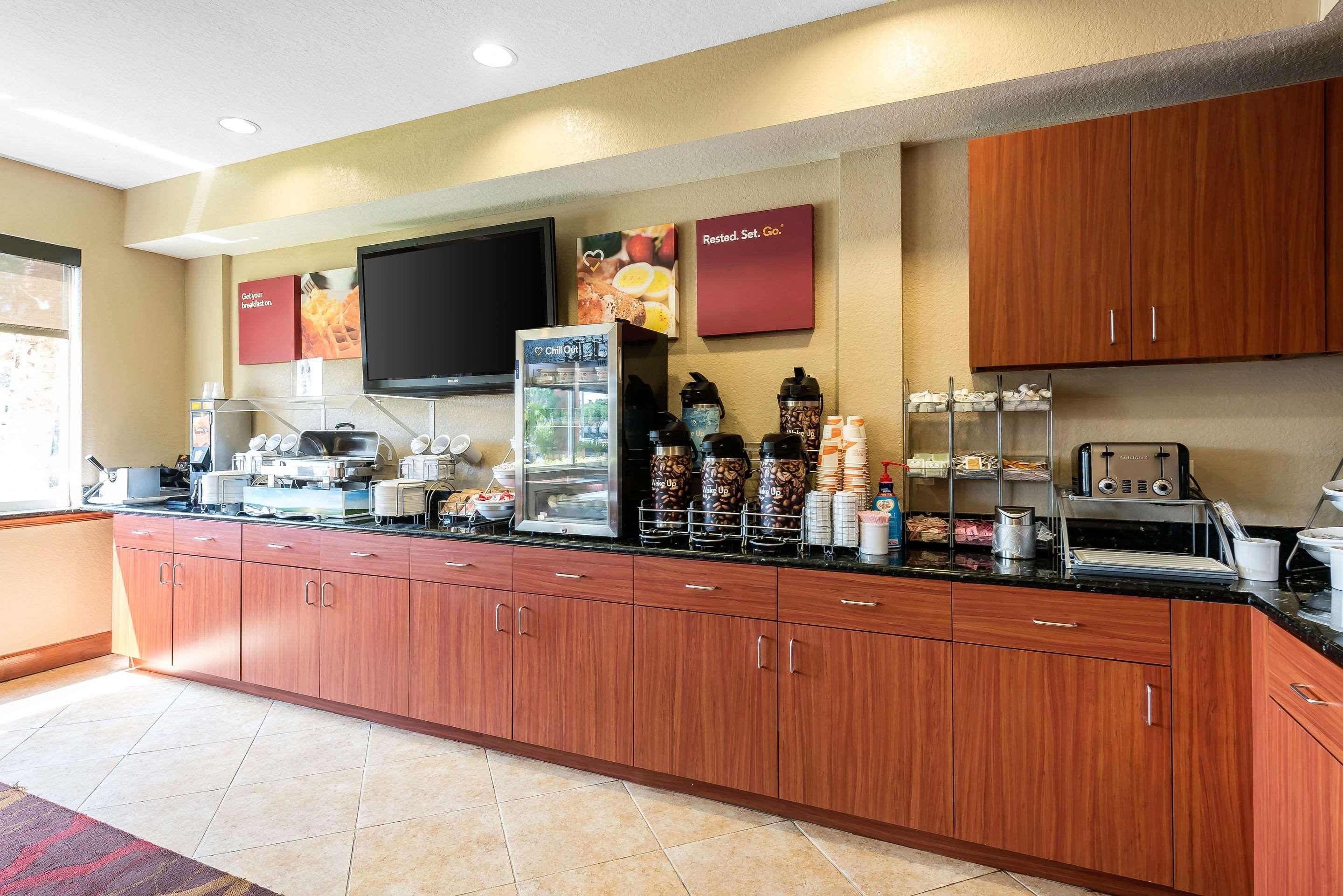 Comfort Suites Tampa Airport North Extérieur photo