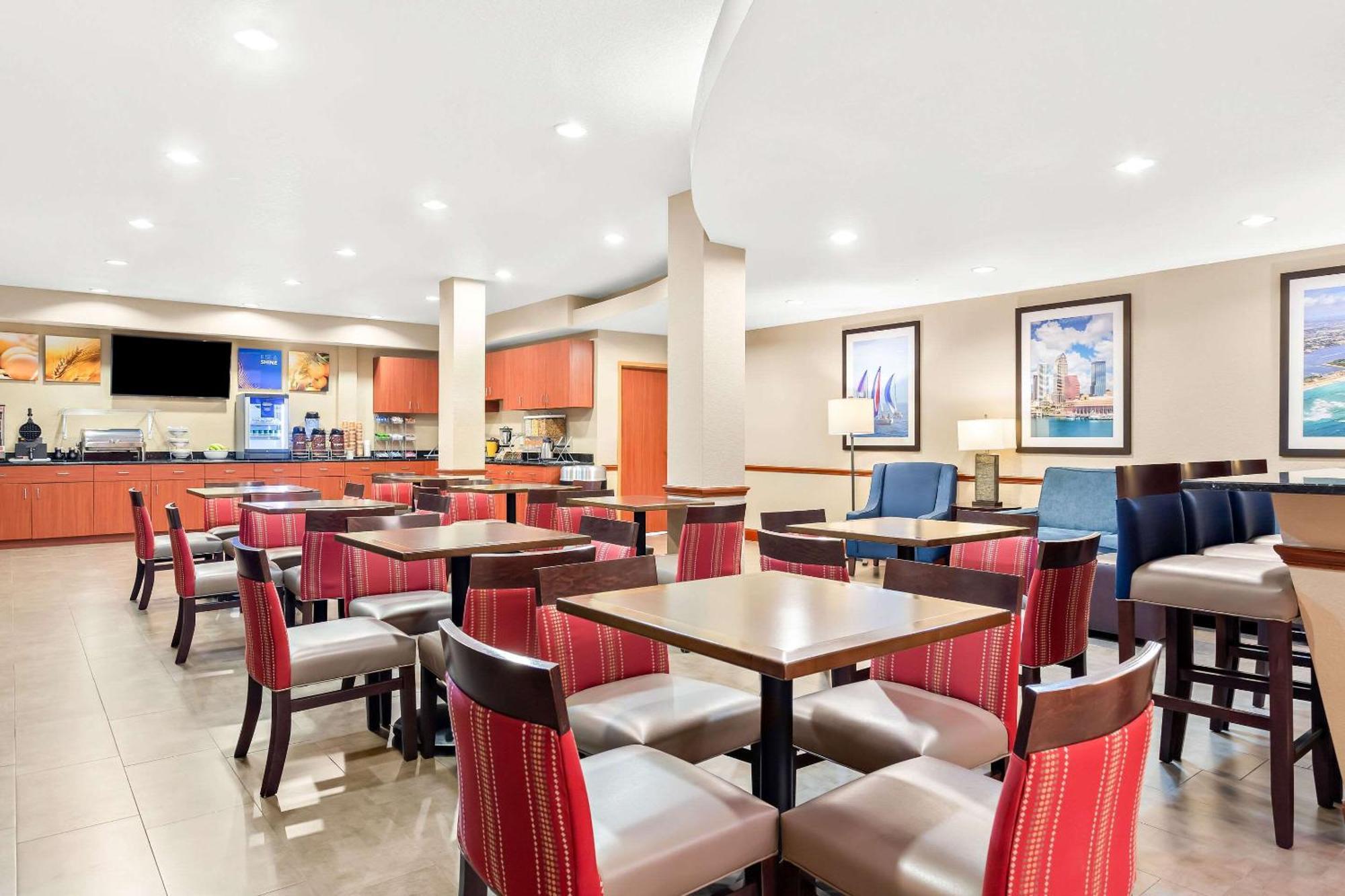 Comfort Suites Tampa Airport North Extérieur photo