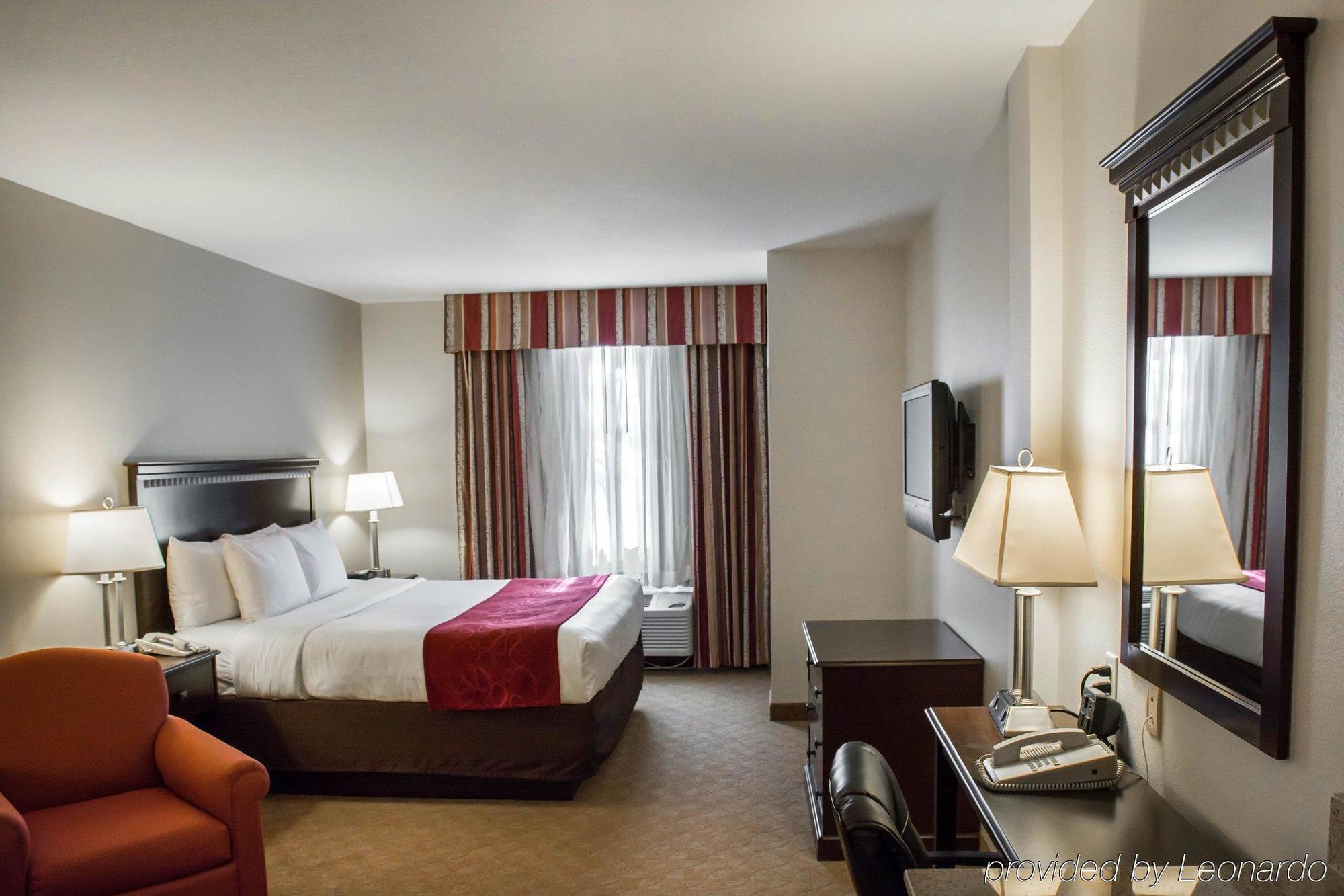 Comfort Suites Tampa Airport North Extérieur photo