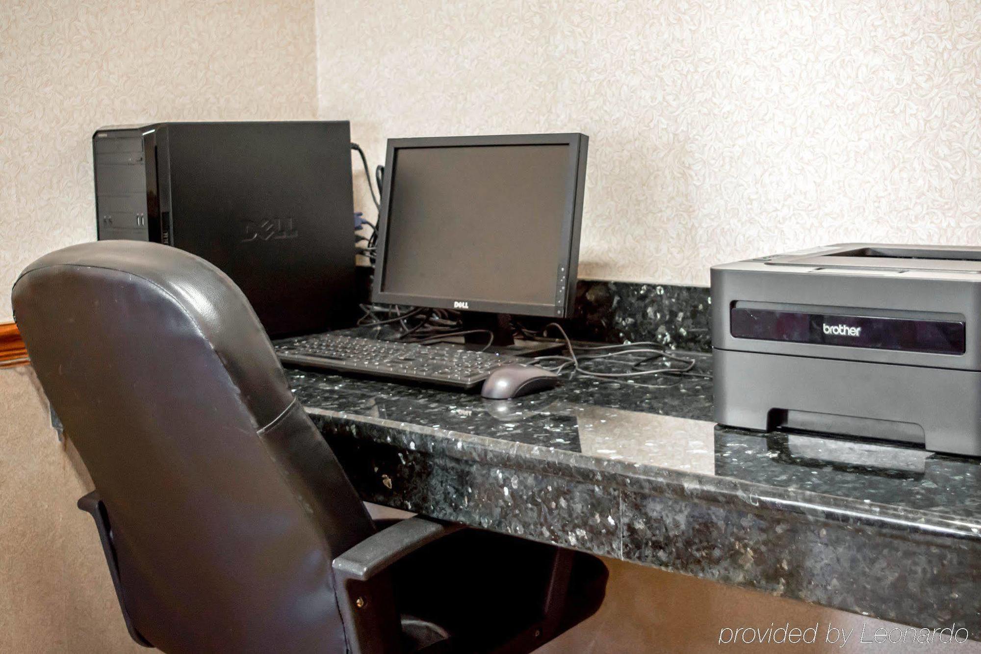 Comfort Suites Tampa Airport North Extérieur photo